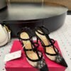 cmp_i1750069621542_5260_0_1.jpg Valentino lace high heels 9.5cm high