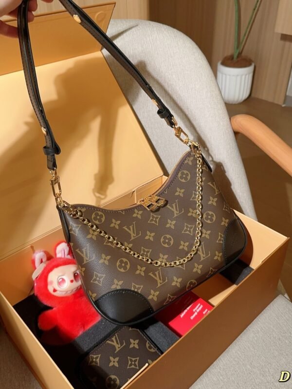 Louis Vuitton Boulogne croissant + coin purse, free labubu pendant in random colors for a limited time Labubu pendant gift deadline 2025-7.15