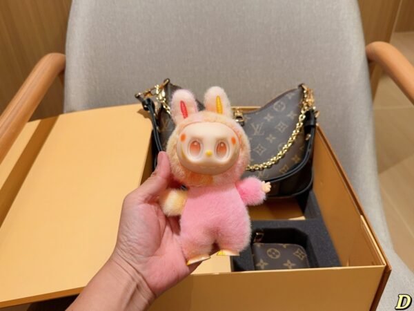 Louis Vuitton Boulogne croissant + coin purse, free labubu pendant in random colors for a limited time Labubu pendant gift deadline 2025-7.15