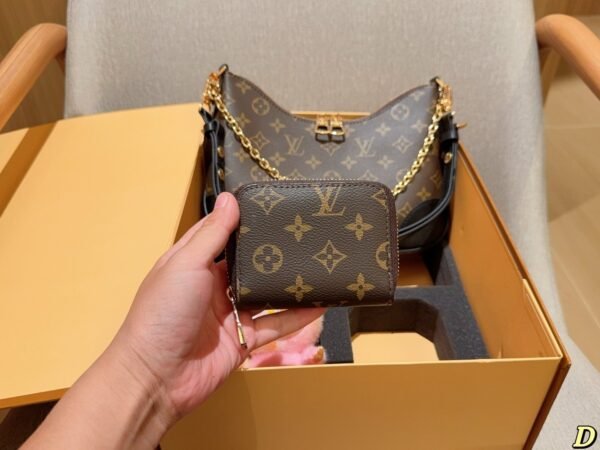 Louis Vuitton Boulogne croissant + coin purse, free labubu pendant in random colors for a limited time Labubu pendant gift deadline 2025-7.15