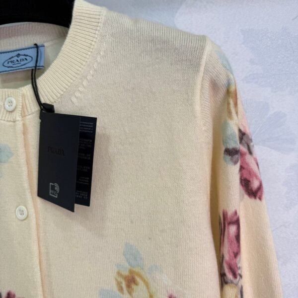 2025 Early Autumn Latest Series Round Neck Floral Knitted Cardigan High Quality Clothing