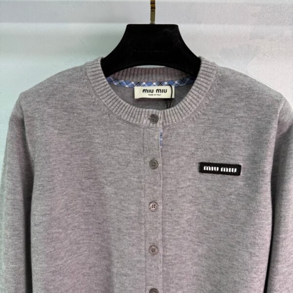 Miu Miu2025 new woven plaid contrast color round neck cardigan sweater jacket High-quality clothing