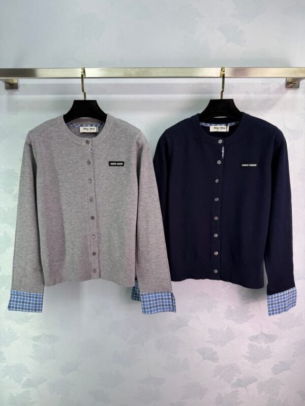 Miu Miu2025 new woven plaid contrast color round neck cardigan sweater jacket High-quality clothing
