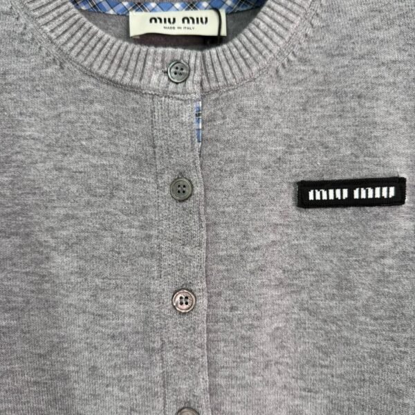 Miu Miu2025 new woven plaid contrast color round neck cardigan sweater jacket High-quality clothing