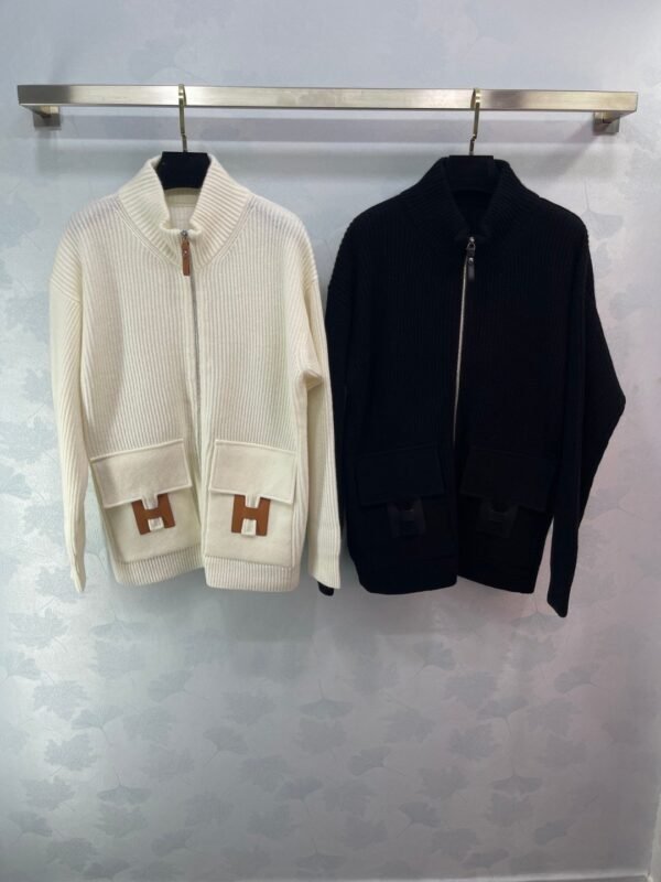 Hermès autumn and winter new mid-length cashmere knitted zipper jacket H-button patchwork leather pocket design high-quality clothing