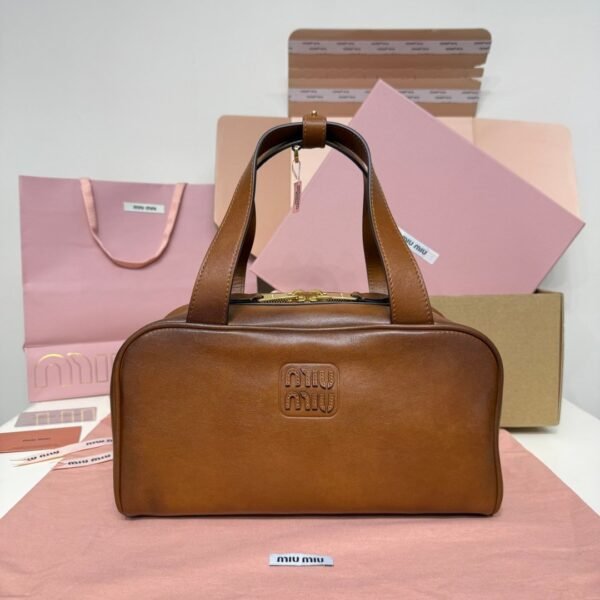 MIUMIU new underarm bowling bag made of soft calfskin material, high-end version, size: 28x15x13cm