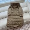 Max Mara white goose down jacket with fur collar, super warm premium version.