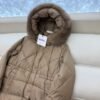 Max Mara white goose down jacket with fur collar, super warm premium version.