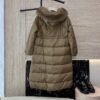 Max Mara white goose down jacket with fur collar, super warm premium version.