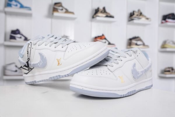 Nike & Louis Vuitton joint casual shoes white and gray stitching denim hook shoes Premium version