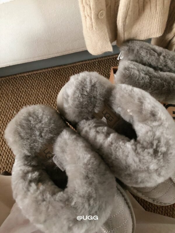 UGG autumn and winter new three-wear wool slippers sole thickness 4cm Wool material