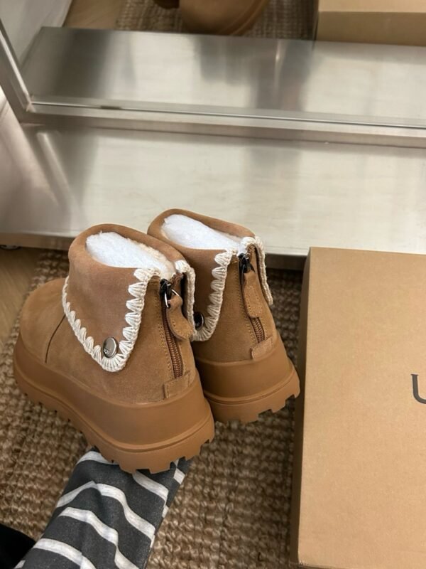 UGG autumn and winter new thick-soled Martin boots Bottom thickness: 5cm
