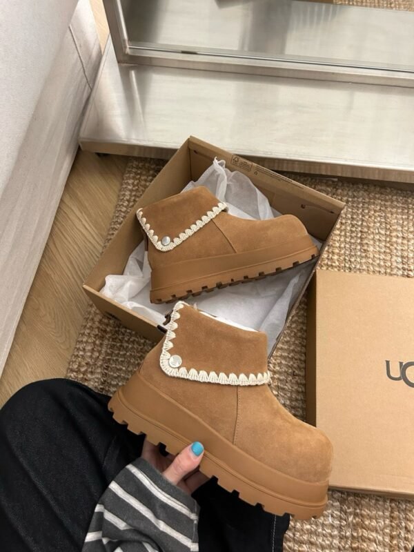UGG autumn and winter new thick-soled Martin boots Bottom thickness: 5cm