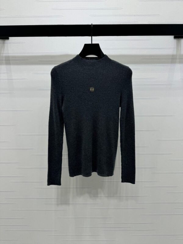 Loewe’s new wool base shirt high-quality clothing