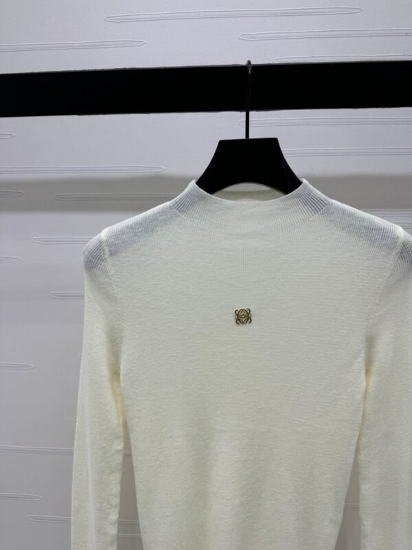 Loewe’s new wool base shirt high-quality clothing