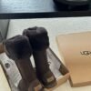 cmp_i1761153463873_9932_0_2.jpg UGG’s new winter boots feature a wool lining.