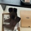 cmp_i1761153466450_8889_0_5.jpg UGG’s new winter boots feature a wool lining.