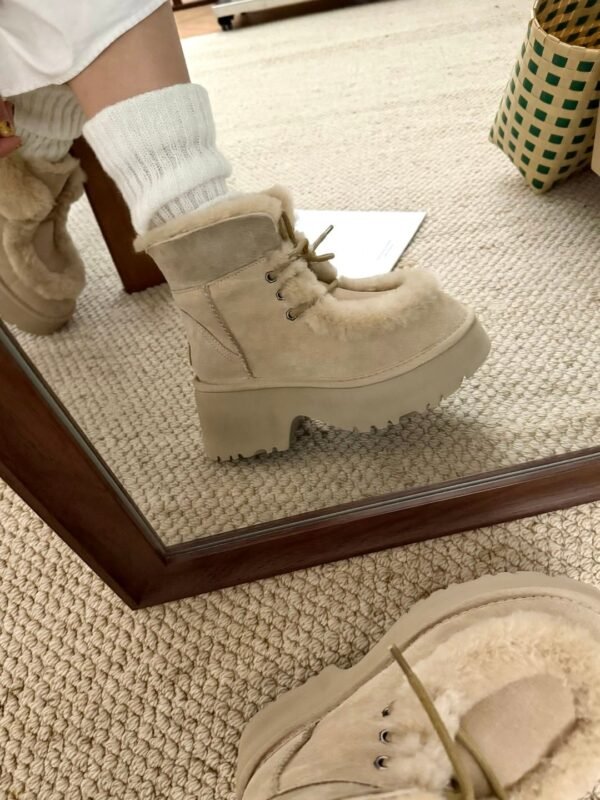 cmp_i1761913190995_7309_0_2.jpg UGG winter new snow boots with wool inner lining and a 6.5cm thick sole.