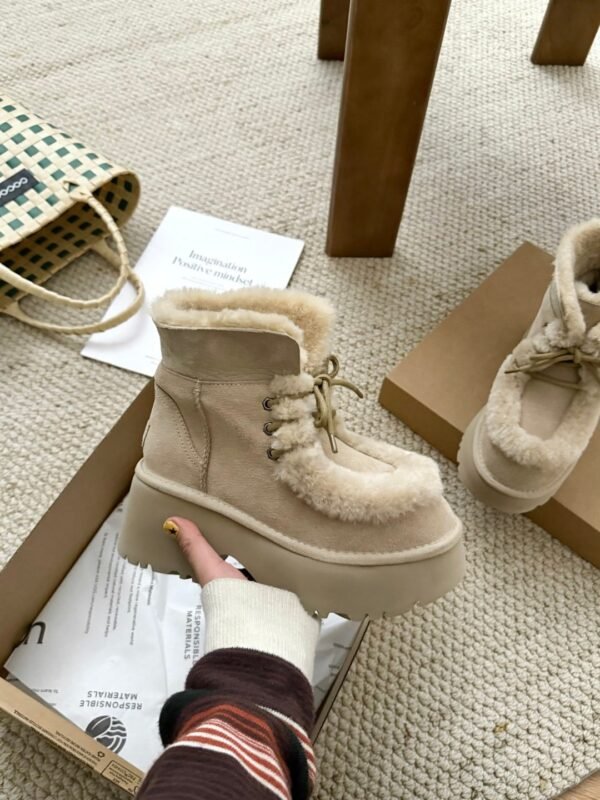 cmp_i1761913383022_2698_0_5.jpg UGG winter new snow boots with wool inner lining and a 6.5cm thick sole.