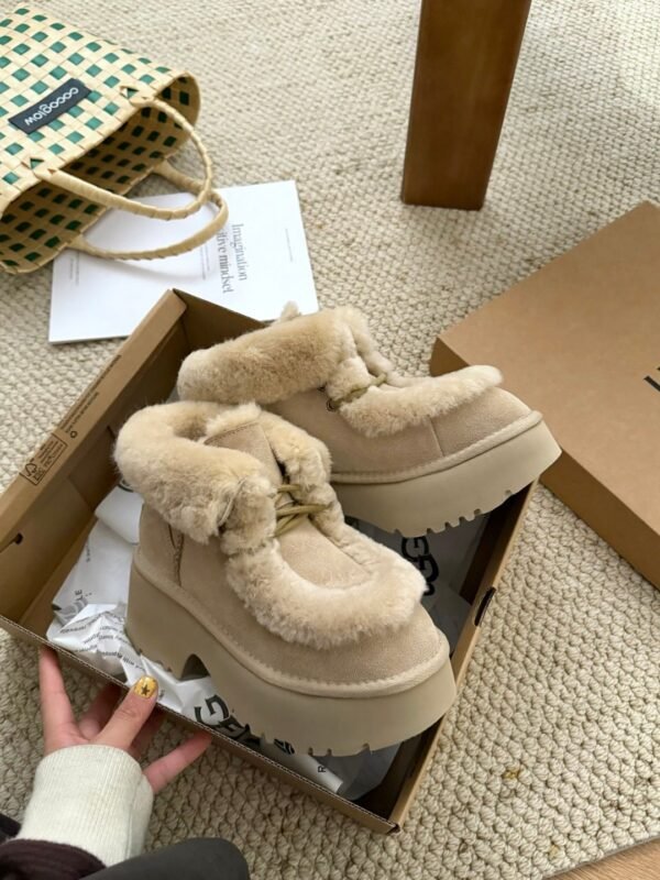 cmp_i1761913506356_1217_0_7.jpg UGG winter new snow boots with wool inner lining and a 6.5cm thick sole.