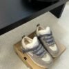 UGG new winter snow boots have a wool lining.