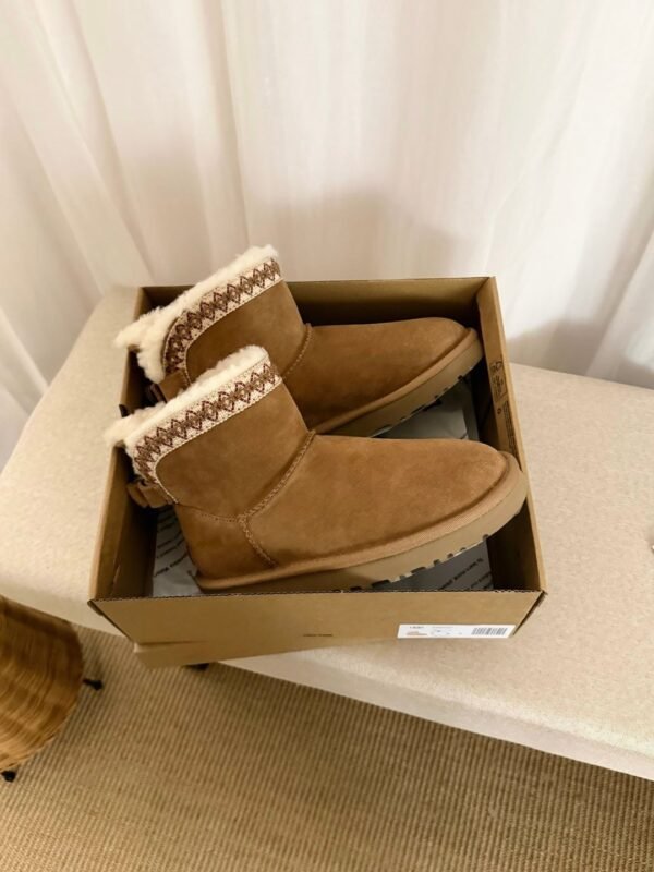 cmp_i1762523199815_5017_0_5.jpg UGG Fall/Winter New Style Leather Buckle Taslin Snow Boots with Wool Lining