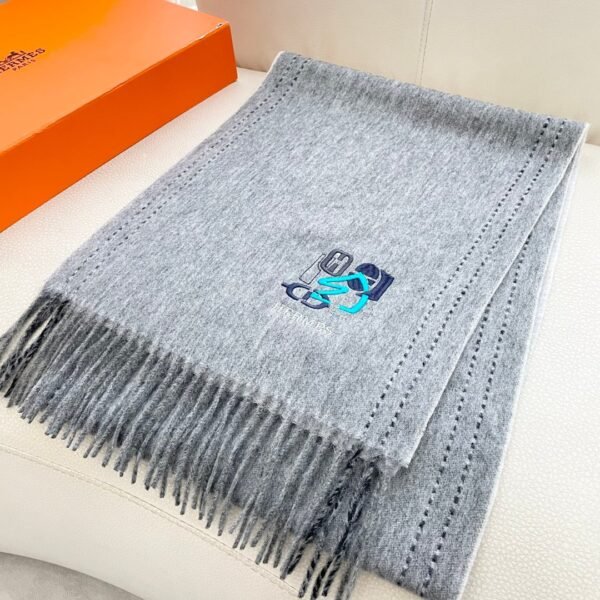 Hermès double-sided cashmere scarf, premium version, made of cashmere material, size: 32 x 180cm