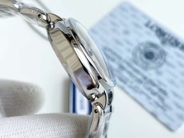 Longines Women’s Heart Moon Series official website, same 1:1 high-end replica watch size 30.5mm X9.4mm