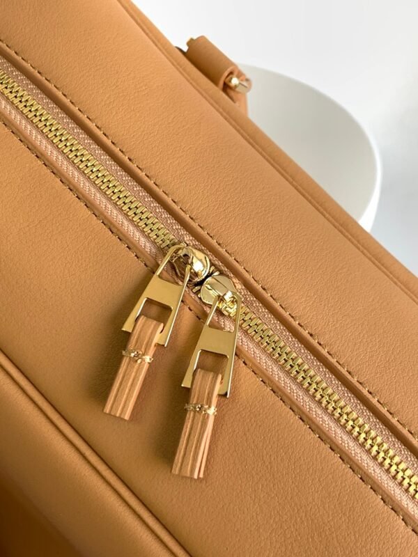 Loewe latest Amazona handbag, premium version1：1, made of cowhide, size: 28*18*11cm