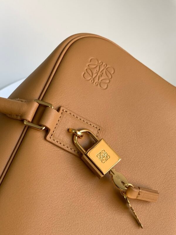 Loewe latest Amazona handbag, premium version1：1, made of cowhide, size: 28*18*11cm