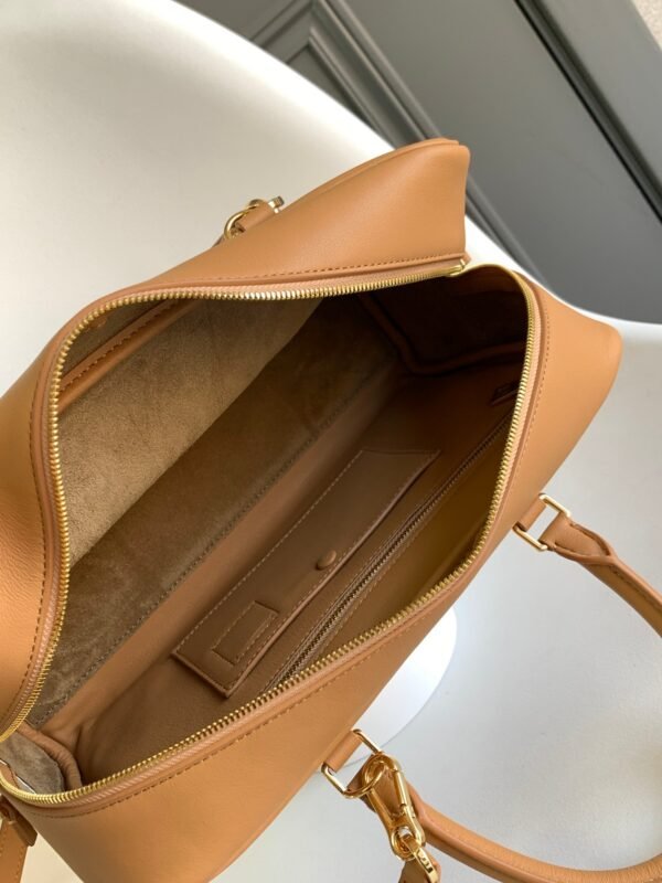 Loewe latest Amazona handbag, premium version1：1, made of cowhide, size: 28*18*11cm