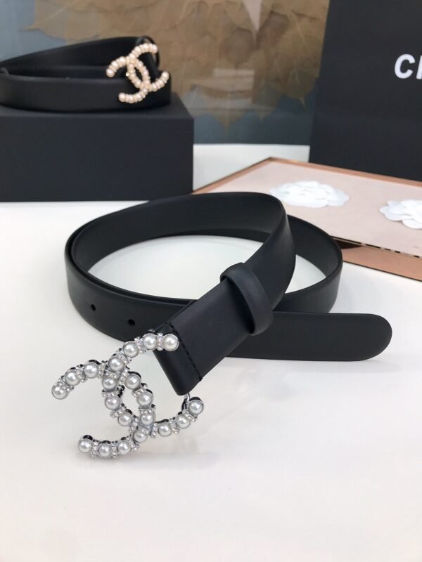 Chanel pearl belt