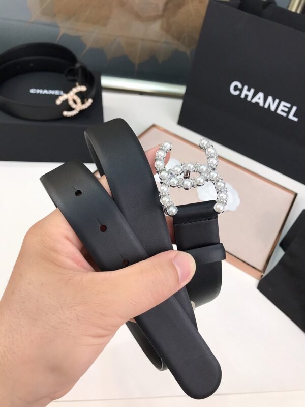 Chanel pearl belt