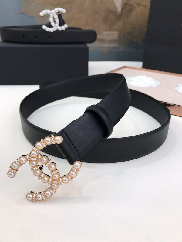 Chanel pearl belt