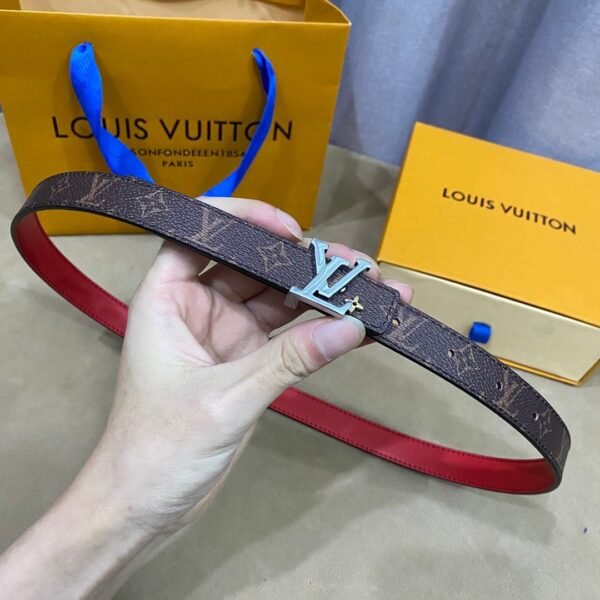 Louis Vuitton premium belt, made of genuine leather, 2cm wide.