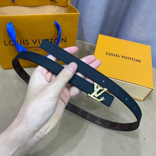Louis Vuitton premium belt, made of genuine leather, 2cm wide.