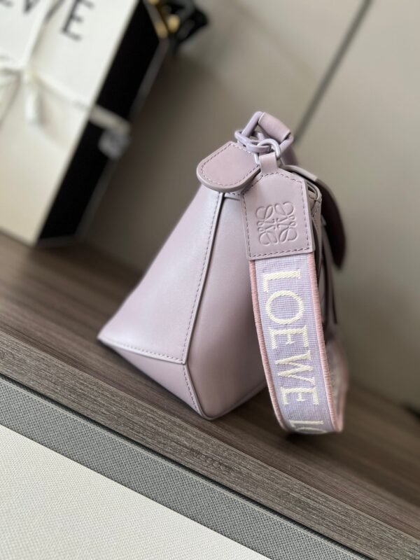 Loewe satin calfskin Puzzle Edge handbag size:24*10.5*16cm