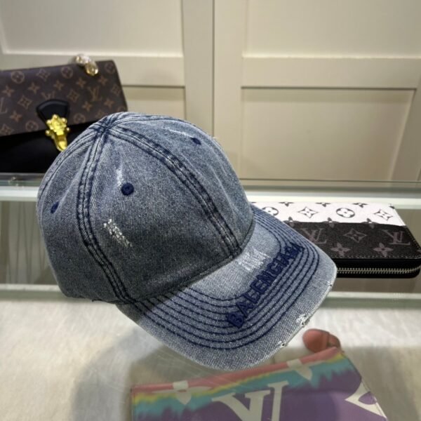Balenciaga ripped baseball cap