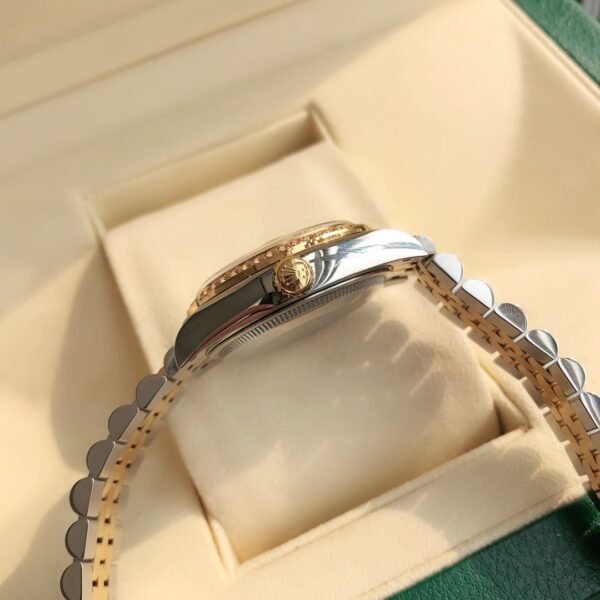 Rolex ladies’ Oyster Datejust watch case diameter 31 mm with high-end 2236 movement