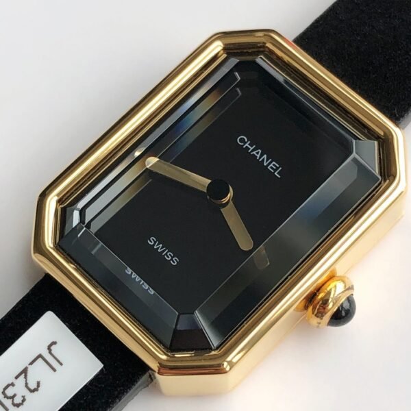 Chanel Black Gold Sugar Cube Women’s Quartz Watch Watch Size 19.7×15.2mm High-quality high-end watches