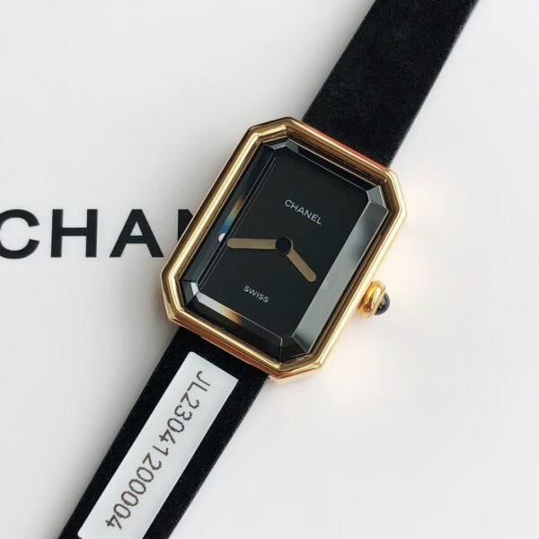 Chanel Black Gold Sugar Cube Women’s Quartz Watch Watch Size 19.7×15.2mm High-quality high-end watches