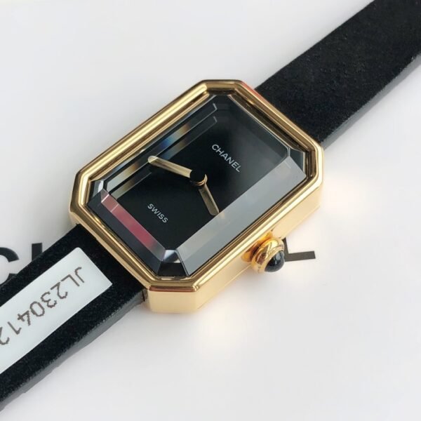 Chanel Black Gold Sugar Cube Women’s Quartz Watch Watch Size 19.7×15.2mm High-quality high-end watches