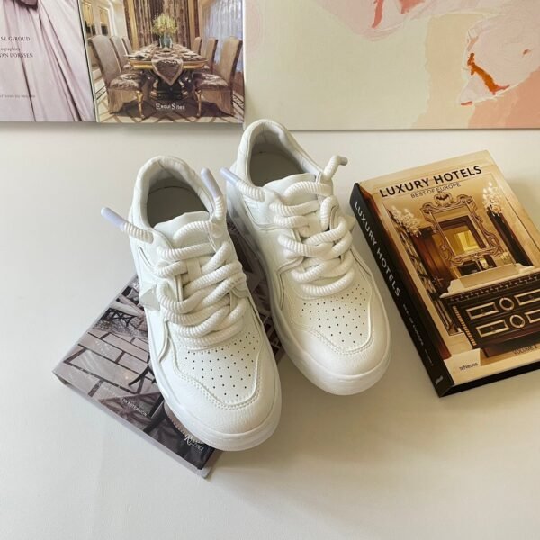 VALENTINO website Synchro VT ONE STUD XL Low top sneakers