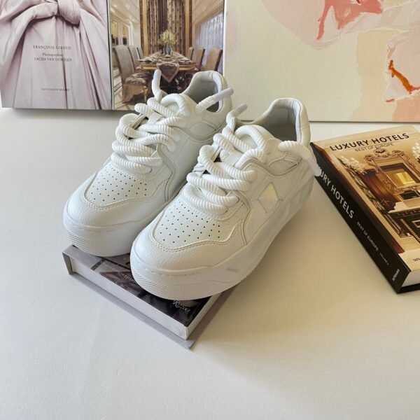 VALENTINO website Synchro VT ONE STUD XL Low top sneakers