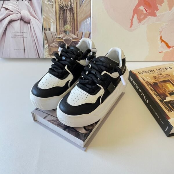 VALENTINO website Synchro VT ONE STUD XL Low top sneakers