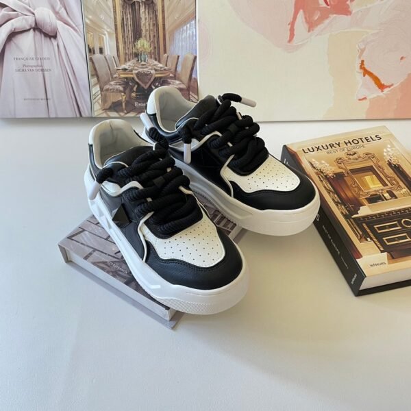 VALENTINO website Synchro VT ONE STUD XL Low top sneakers