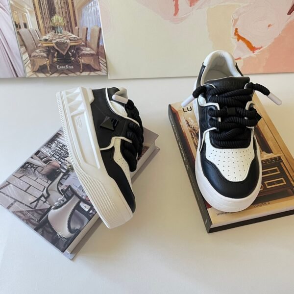 VALENTINO website Synchro VT ONE STUD XL Low top sneakers