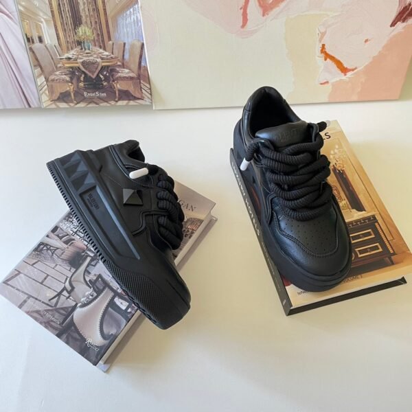 VALENTINO website Synchro VT ONE STUD XL Low top sneakers