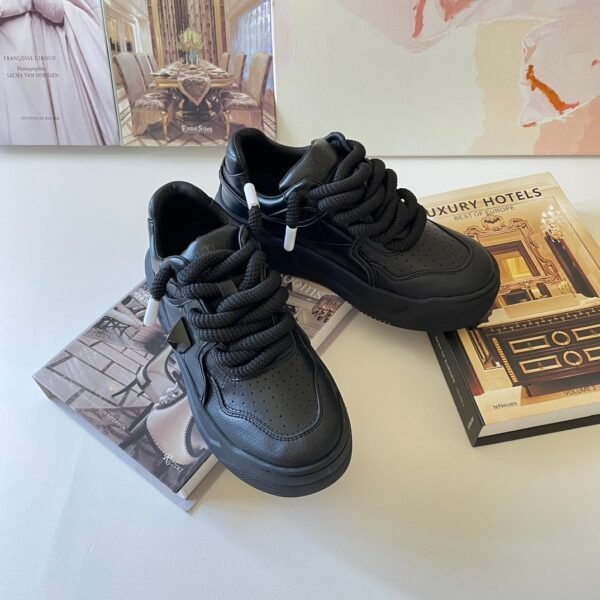VALENTINO website Synchro VT ONE STUD XL Low top sneakers