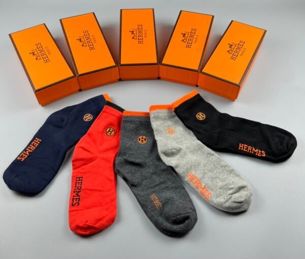Hermes  Exquisite boxed socks made of pure cotton quality, packaged in a box of 5 pairs
